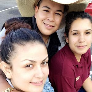 Meet your Posher, Emanuel